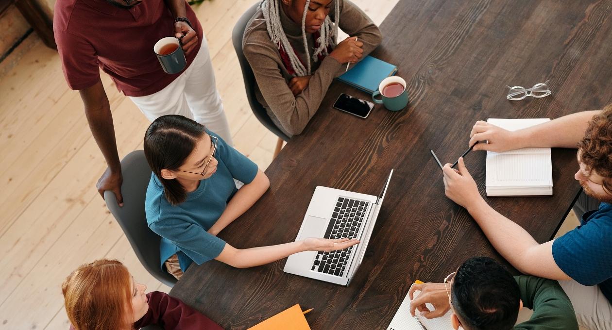 7 Characteristics of High Performing Teams: What Sets Them Apart?