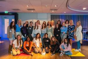 Thomas International Nederland helpt talentvolle meiden op weg samen met Stichting Anne-Bo